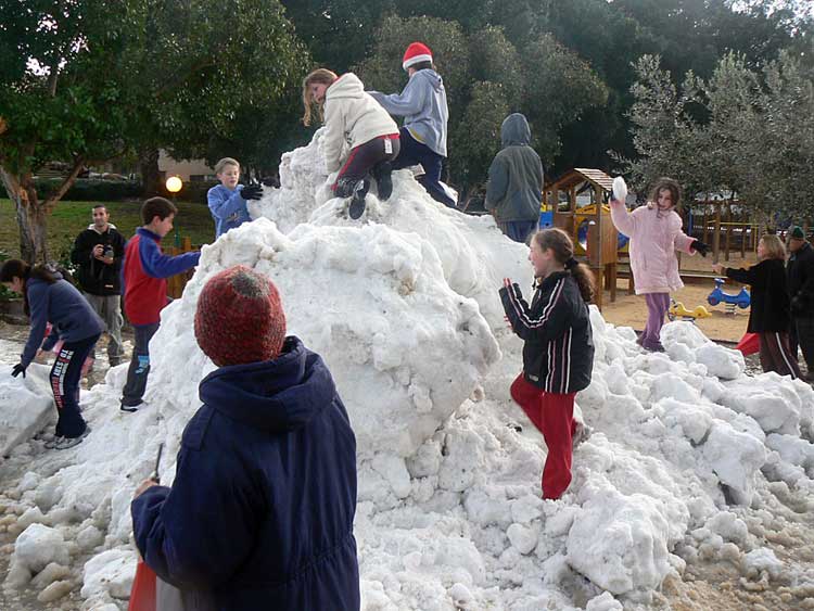 snow in Kibbutz Nir-Am